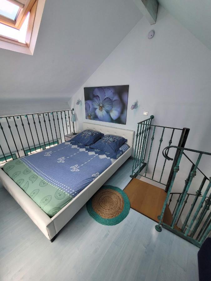 Gite Milly - 2 Studios En Coeur De Ville Экстерьер фото